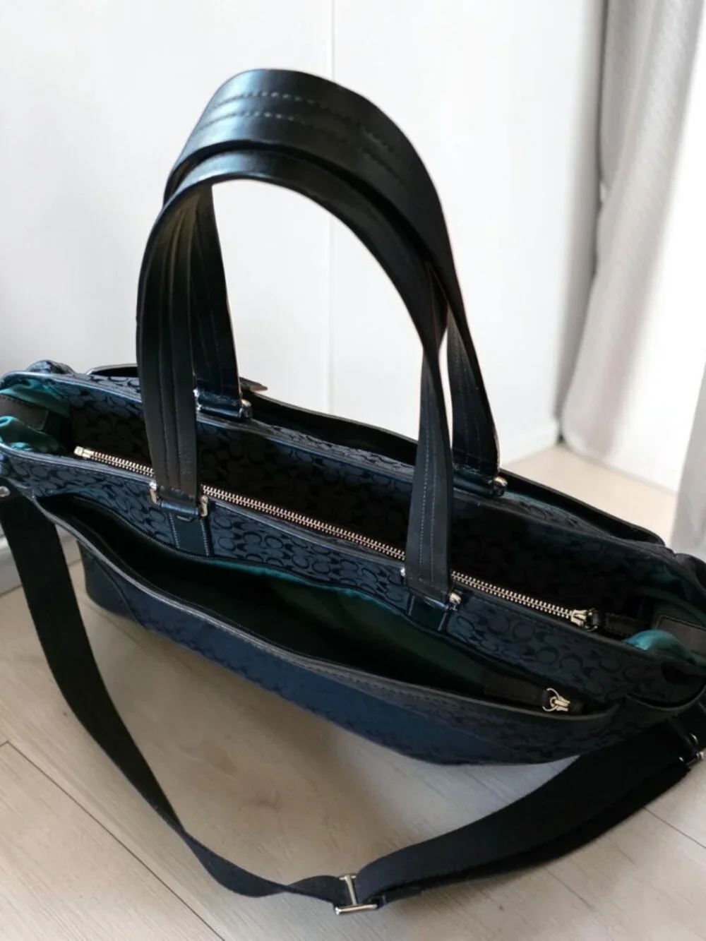 EUC COACH F77156 Signature Multifunction Diaper/Laptop Bag or Purse